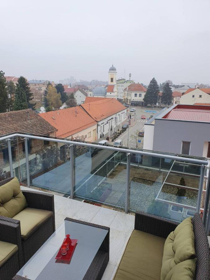 Penthouse Heart Of Slavonia **** Appartement Ðakovo Buitenkant foto