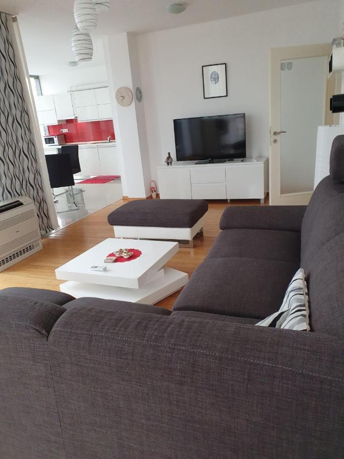 Penthouse Heart Of Slavonia **** Appartement Ðakovo Buitenkant foto